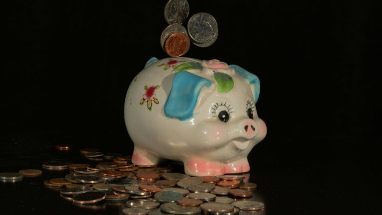 retirement savings piggy bank